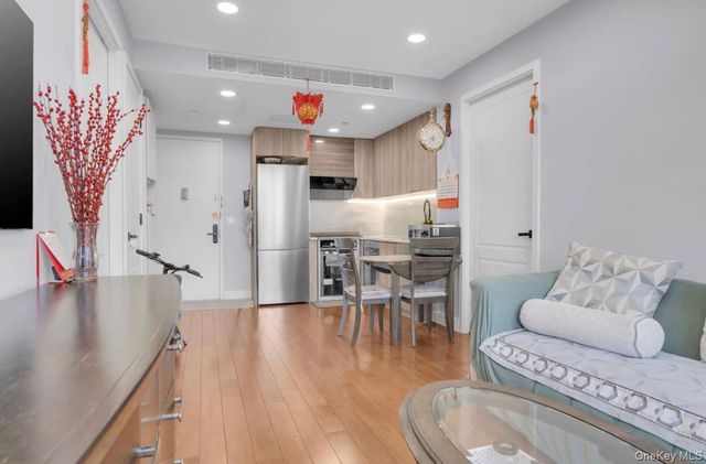 146-17 Northern Boulevard 3A, Flushing, NY 11354