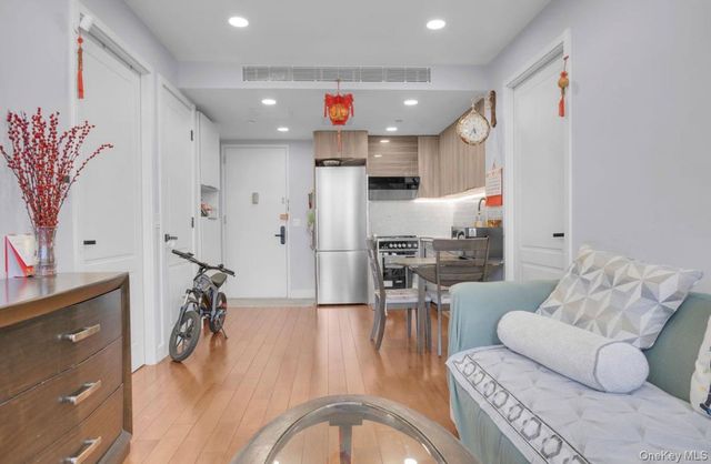 146-17 Northern Boulevard 3A, Flushing, NY 11354