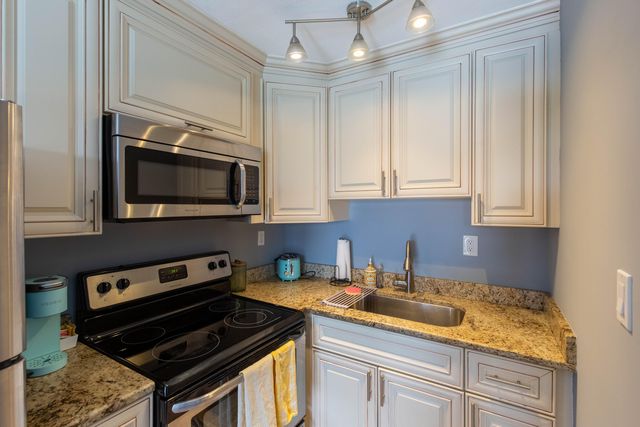 210 Malverne Road, West Palm Beach, FL 33405