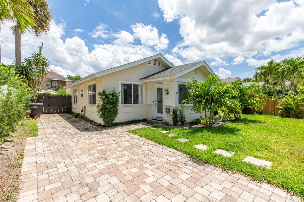 210 Malverne Road, West Palm Beach, FL 33405