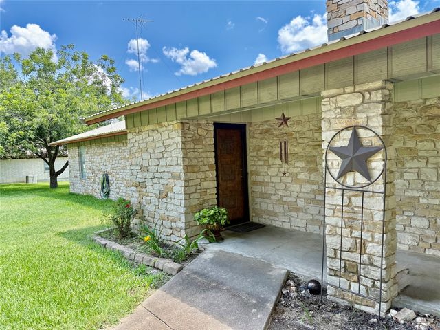 204 Park Hill Drive, Hamilton, TX 76531
