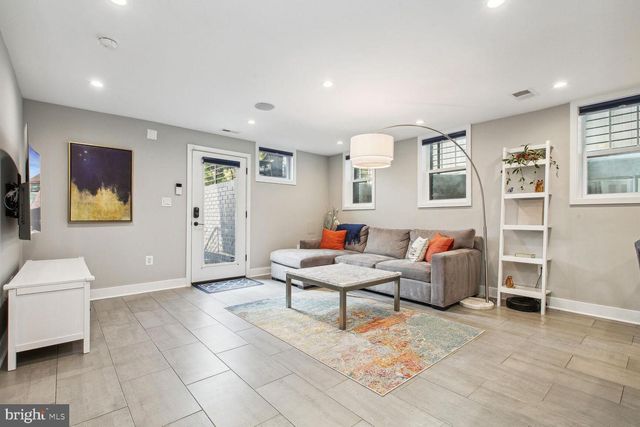 216 T ST NE #1, Washington, DC 20002