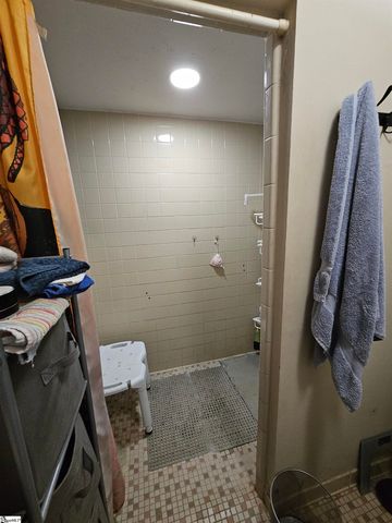 1718 W Market Street, Anderson, SC 29624