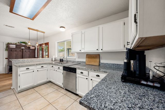 16226 Pinetree, San Antonio, TX 78247