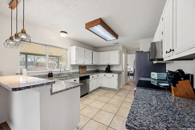 16226 Pinetree, San Antonio, TX 78247