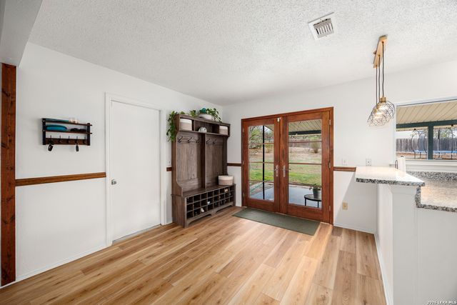 16226 Pinetree, San Antonio, TX 78247