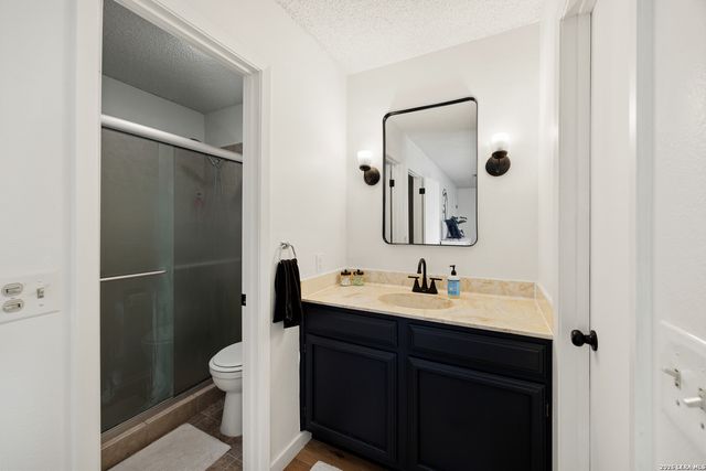 16226 Pinetree, San Antonio, TX 78247