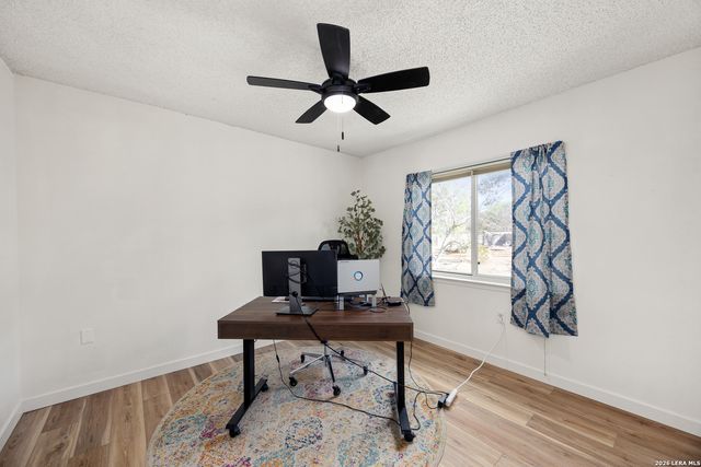 16226 Pinetree, San Antonio, TX 78247