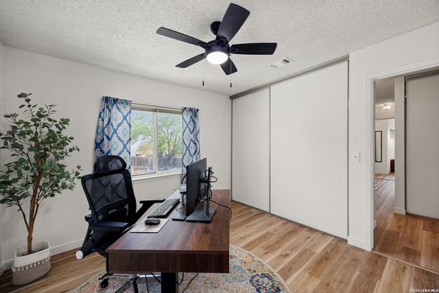 16226 Pinetree, San Antonio, TX 78247