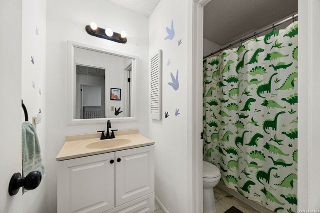 16226 Pinetree, San Antonio, TX 78247