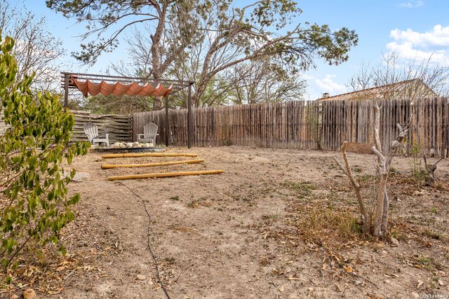 16226 Pinetree, San Antonio, TX 78247