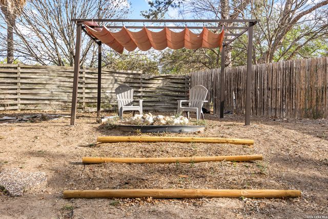 16226 Pinetree, San Antonio, TX 78247