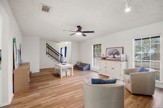 16226 Pinetree, San Antonio, TX 78247