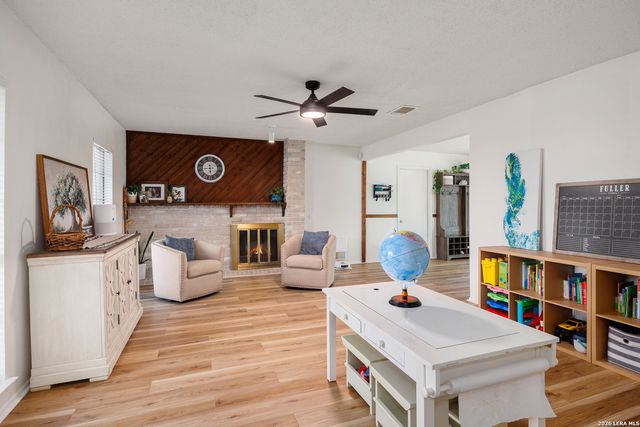 16226 Pinetree, San Antonio, TX 78247