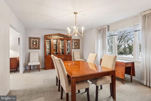 513 MOURNING DOVE RD, Audubon, PA 19403