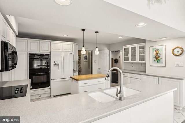 513 MOURNING DOVE RD, Audubon, PA 19403