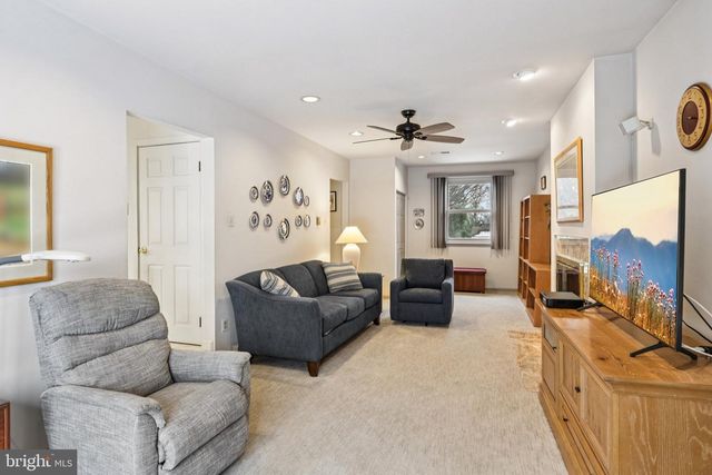 513 MOURNING DOVE RD, Audubon, PA 19403