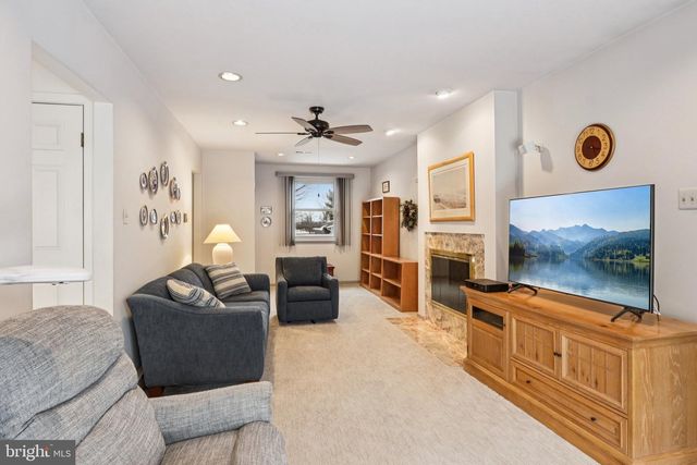 513 MOURNING DOVE RD, Audubon, PA 19403