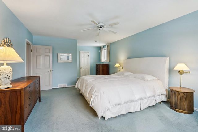 513 MOURNING DOVE RD, Audubon, PA 19403