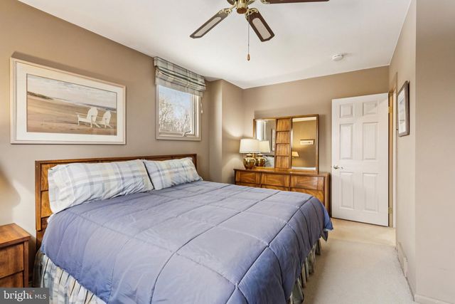 513 MOURNING DOVE RD, Audubon, PA 19403