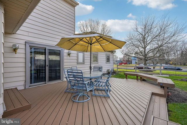 513 MOURNING DOVE RD, Audubon, PA 19403