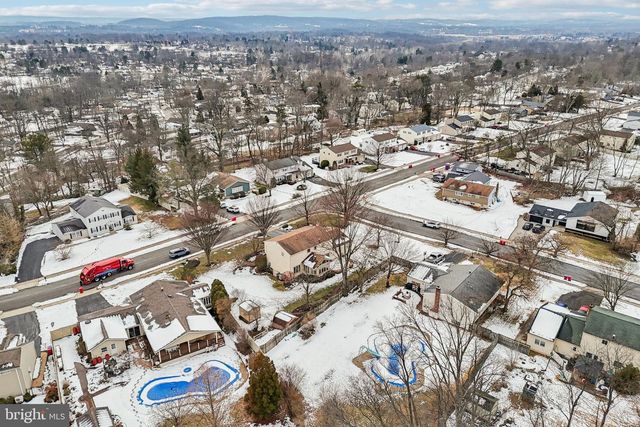 513 MOURNING DOVE RD, Audubon, PA 19403