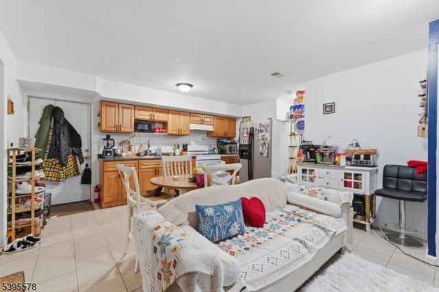 72 Sherman Ave, Newark City, NJ 07114