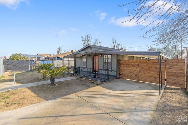 2223 Steele Avenue, Bakersfield, CA 93307