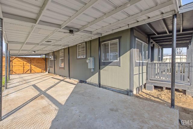 2223 Steele Avenue, Bakersfield, CA 93307