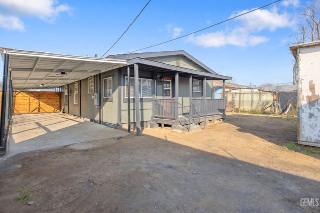 2223 Steele Avenue, Bakersfield, CA 93307