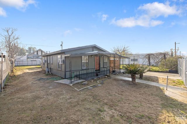 2223 Steele Avenue, Bakersfield, CA 93307