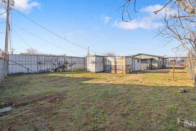 2223 Steele Avenue, Bakersfield, CA 93307