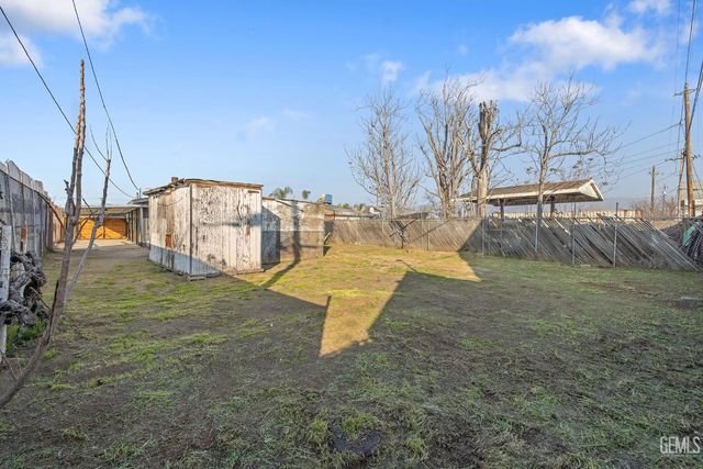 2223 Steele Avenue, Bakersfield, CA 93307