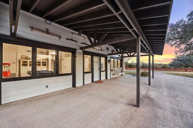 6404 Fm 1948 Road W, Burton, TX 77835