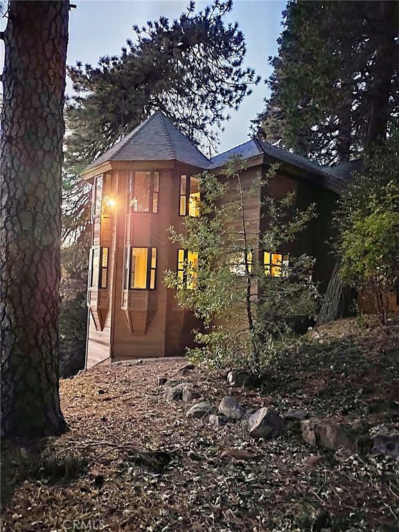 21425 Sawpit Canyon, Cedarpines Park, CA 92322