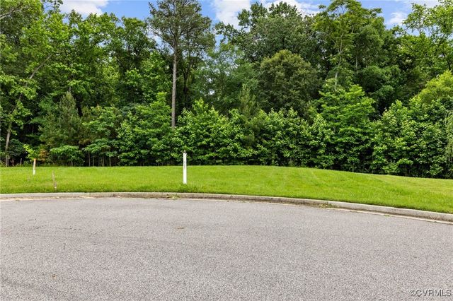 1506 White Mountain Dr, Chester, VA 23836