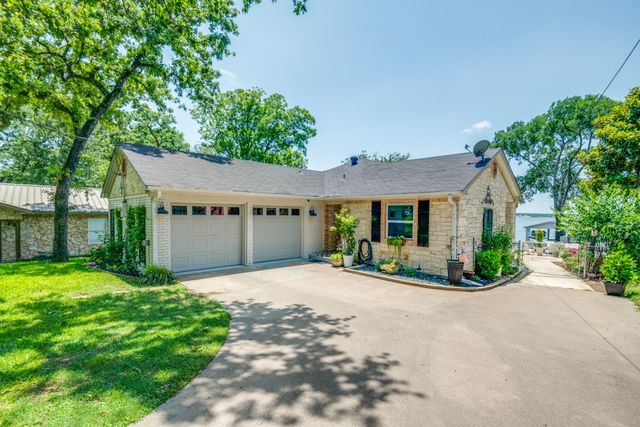 105 Causeway Court, Gun Barrel City, TX 75156
