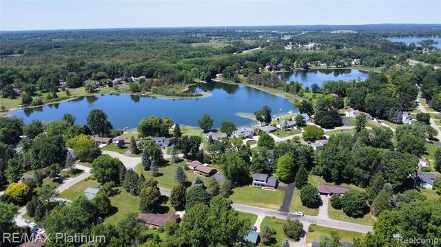 10579 Lee Ann Drive, Brighton, MI 48114