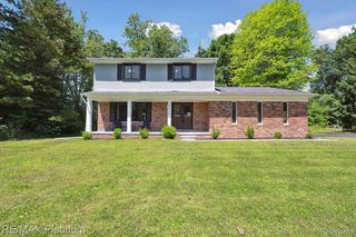 10579 Lee Ann Drive, Brighton, MI 48114