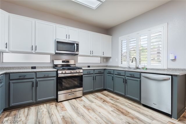 8701 Butterchurn Avenue, Las Vegas, NV 89143
