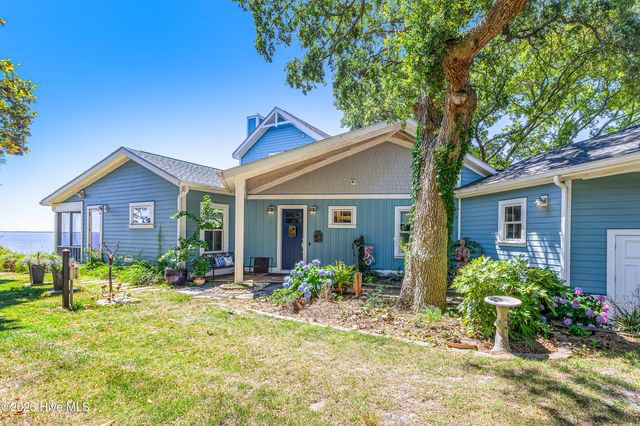 1523 Shepard Road SE, Boiling Spring Lakes, NC 28461