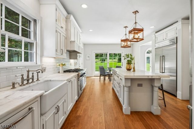 7 Gordon Rd, Essex Fells Twp., NJ 07021