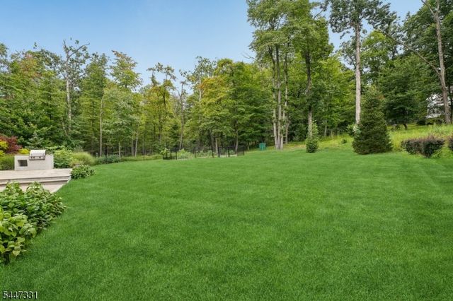 7 Gordon Rd, Essex Fells Twp., NJ 07021