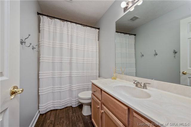 12008 Eagle Knoll Drive, Sellersburg, IN 47172