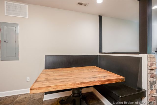 12008 Eagle Knoll Drive, Sellersburg, IN 47172