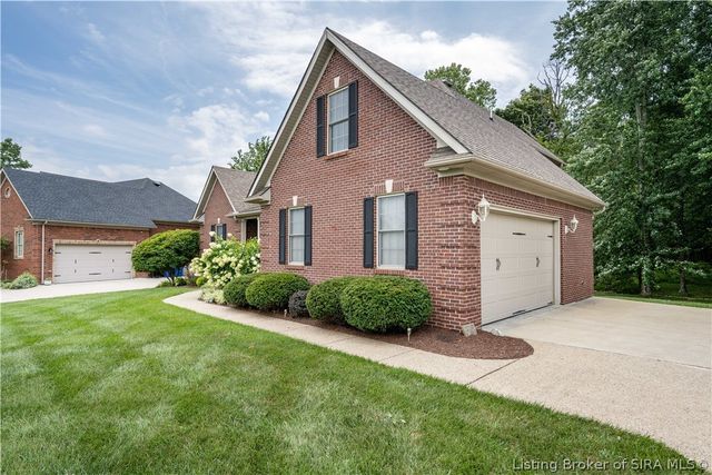 12008 Eagle Knoll Drive, Sellersburg, IN 47172