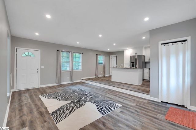 110 Lyons Court, Simpsonville, SC 29681