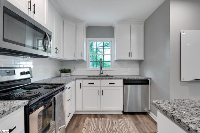 110 Lyons Court, Simpsonville, SC 29681