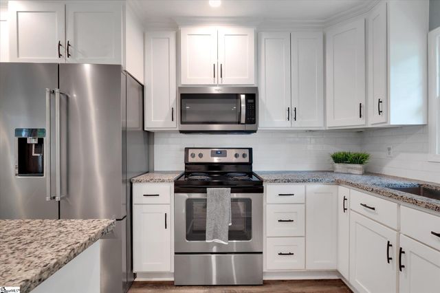 110 Lyons Court, Simpsonville, SC 29681
