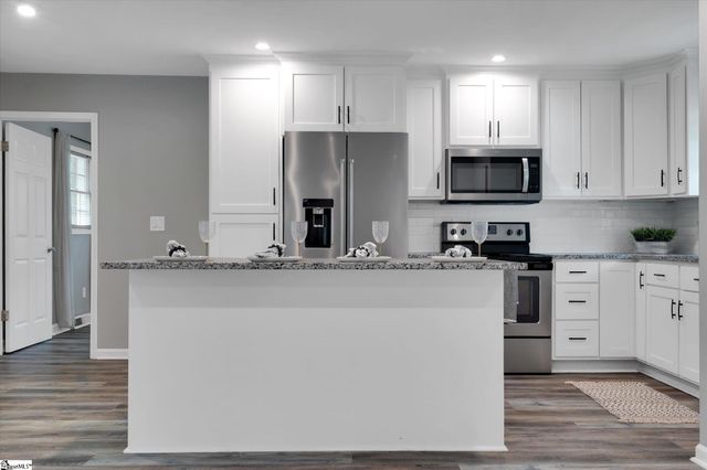110 Lyons Court, Simpsonville, SC 29681